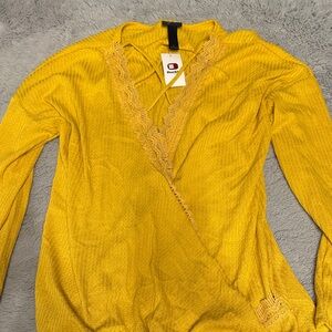 Buckle Mustard Lace-Trim Wrap Long Sleeve Top